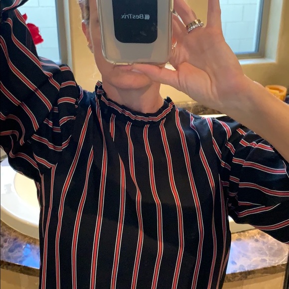 Black and Red Romantic Sleeve Blouse - Picture 7 of 7